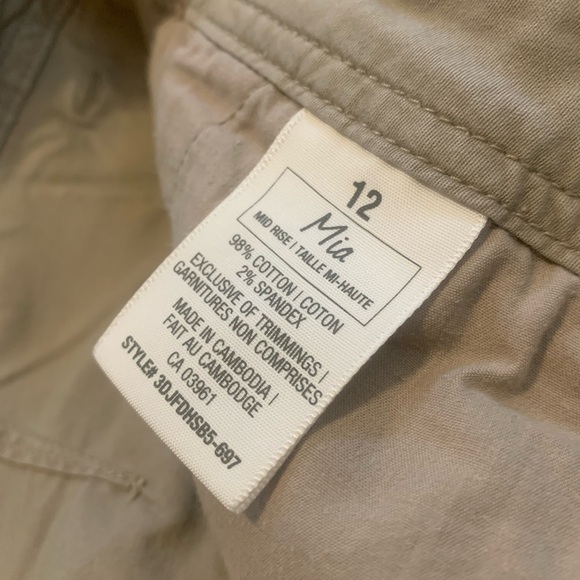 Denver Hayes Mia Mid-Rise Cargo Shorts Size 12 - Khaki/Ta - Picture 2 of 8